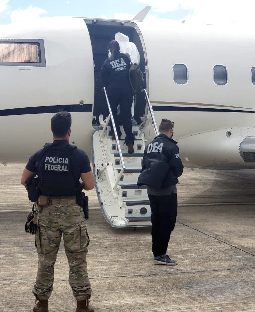 Traficante mexicano apontado como líder do cartel Jalisco Nova Geração foi extraditado do Brasil para os Estados Unidos nesta quarta-feira (10) — Foto: Cedida/PF