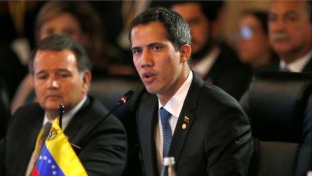 Presidente da Assembleia Nacional, Juan Guaidó (foto) autoproclamou-se presidente interino do país (Foto: Reuters via BBC)