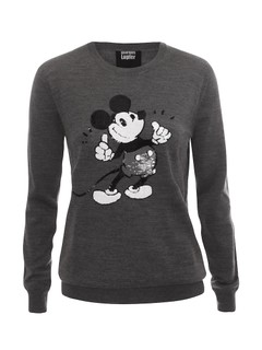 Em 2015, Markus Lupfer lançou uma coleção-cápsula de suéters de Mickey Mouse que, de tão fofa, ganhou espaço no closet de muitas celebridades e fashionistas