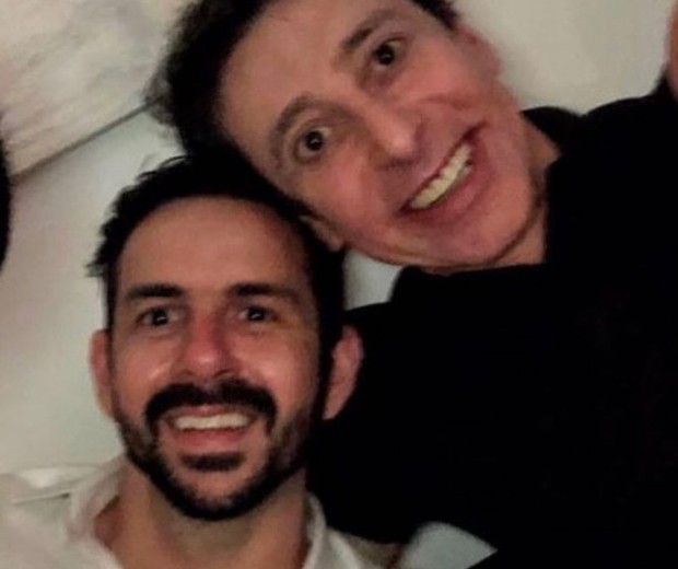 Cássio Scapin e o namorado, Diego Redondaro (Foto: Reprodução/Instagram)