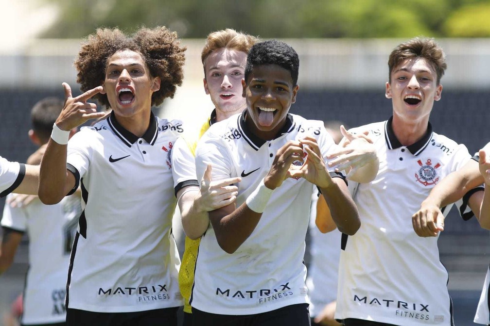 Corinthians empata com o São Paulo e avança a final do Paulistão Sub-17