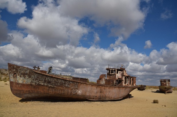 Explorador revela os melhores edifícios abandonados que foi - tem até ônibus espacial (mar de aral) (Foto: Getty Images)