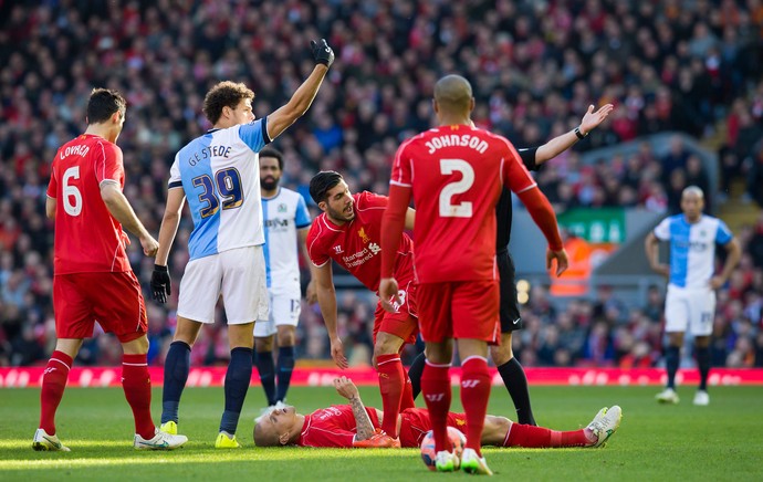 Liverpool x Blackburn - Martin Skrte caído (Foto: Reuters)