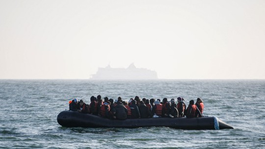 Vinte e dois migrantes do Mali, incluindo três crianças, morrem em naufrágio na costa da Líbia
