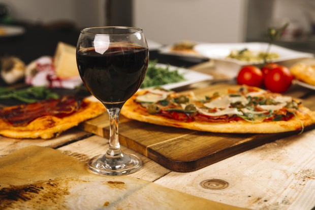 Pizza entre vinhos - Wine Locals