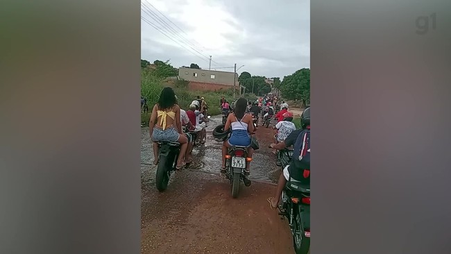 Motociclistas fazem 'rolezinho' em Teresina e causam transtornos