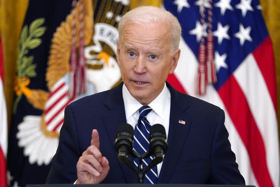 'EUA vão liderar o mundo novamente', diz Biden a CEOs do setor de semicondutores