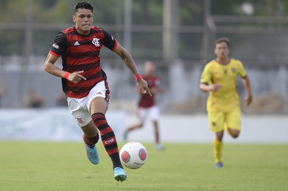 Mateusão, do Flamengo, é o artilheiro do Campeonato Carioca Sub-20 — Foto: Marcelo Cortes/Flamengo