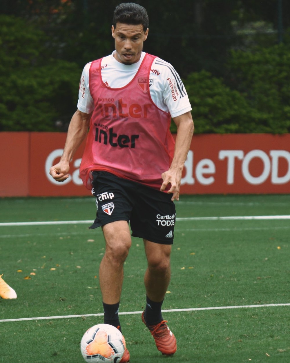 Hernanes deve reforçar o São Paulo contra o Flamengo no Brasileirão 