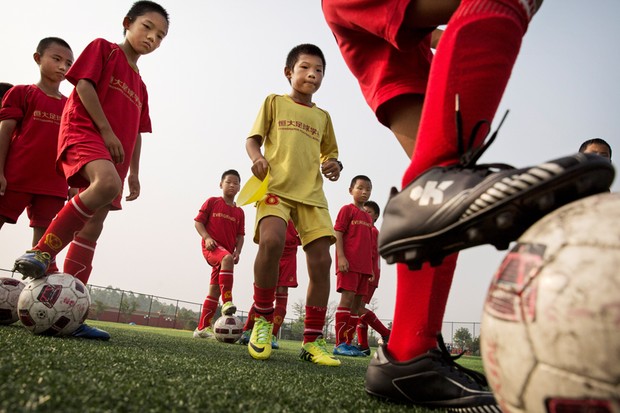 China investe nas categorias de base para fortalecer futebol nacional