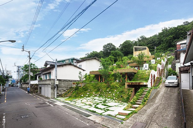No Japão, prédio é construído dentro de uma montanha (Foto: Divulgação)
