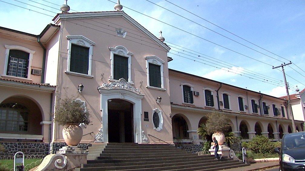 Faculdade de Medicina da USP em Ribeirão Preto — Foto: EPTV/Reprodução