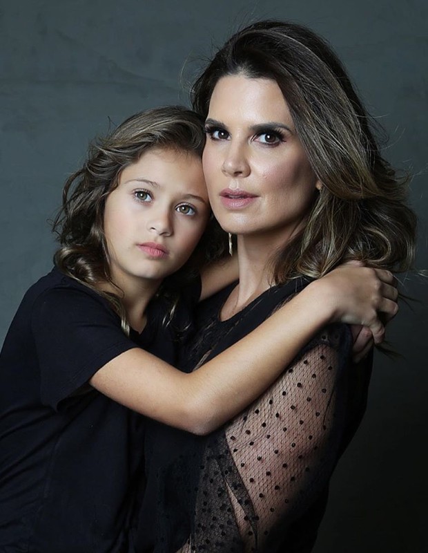 Mariana e a filha (Foto: Rachel Guedes/Instagram )