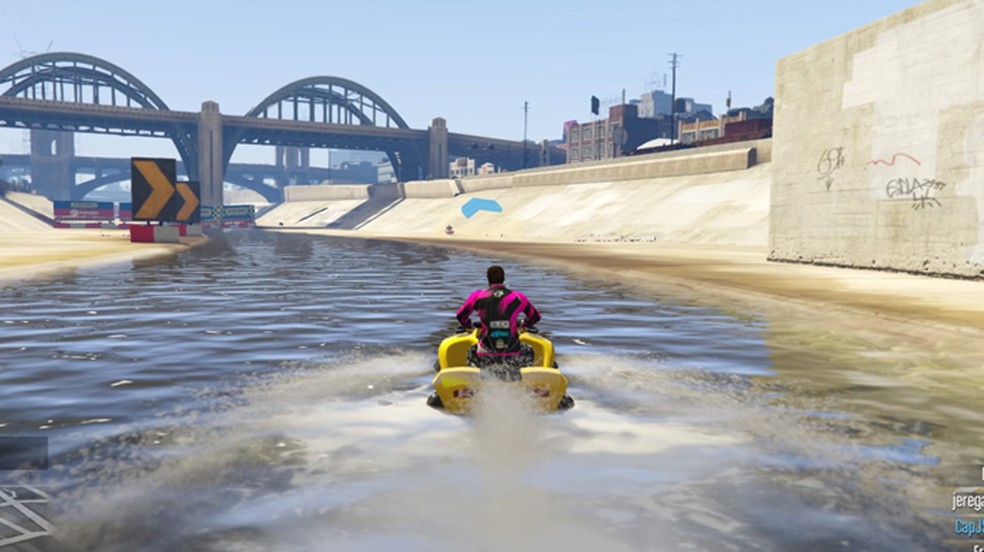 O segredo para dominar o Blazer Aqua é se especializar no timing de sua transformação em GTA 5 (Foto: Reprodução/Rafael Monteiro)