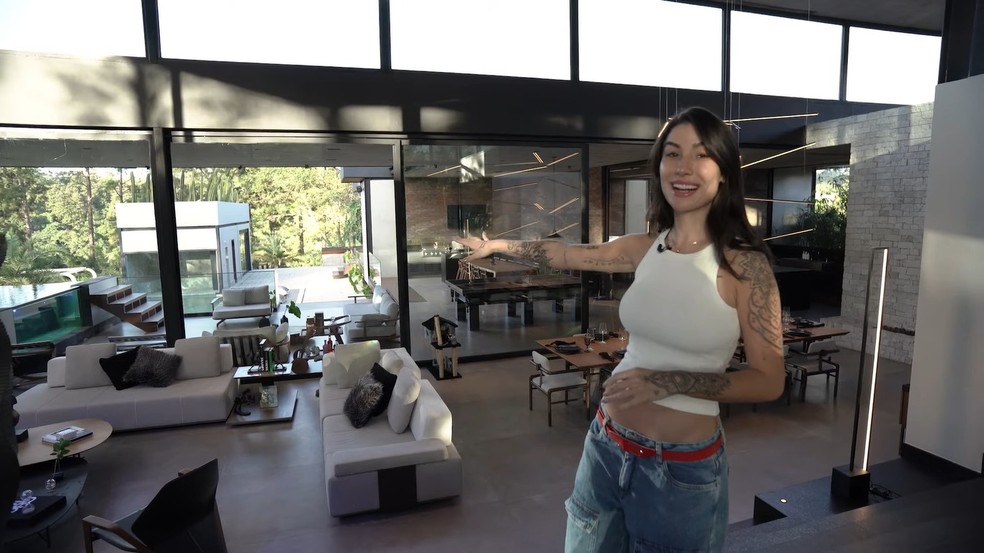 Bianca Andrade faz tour por mansão de R$ 18 milhões — Foto: Reprodução/Youtube