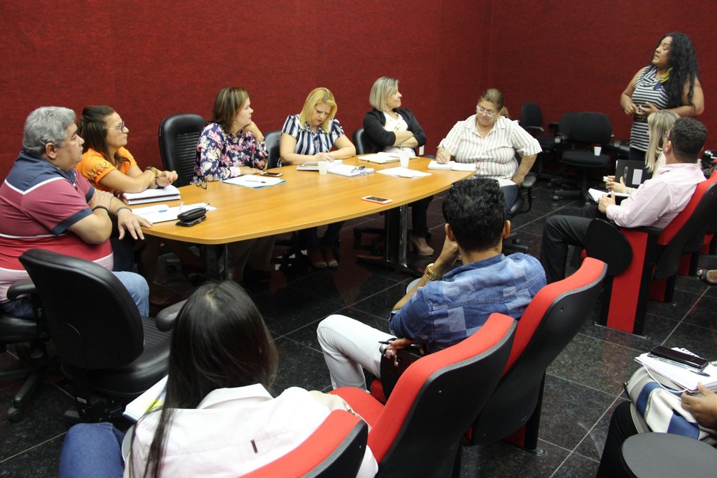 Reunião nessa quinta-feira (22)traçou planejamento que fará abordagens e mutirão nas famílias venezuelanas em Cuiabá — Foto: Ministério Público de Mato Grosso/Assessoria