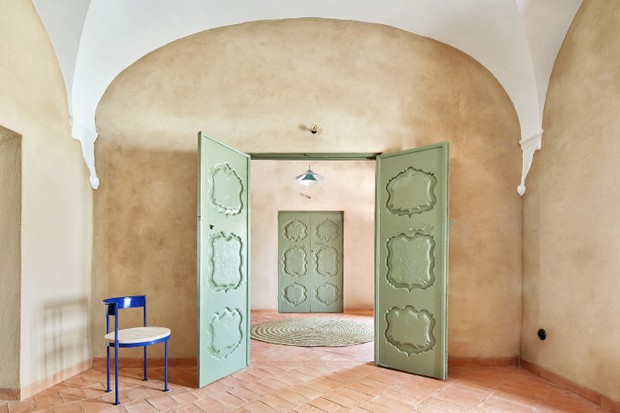 Construção histórica é reformada e ganha decoração rústica na Espanha - Casa  Vogue | Casas