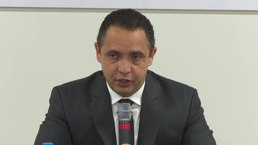 Secretário estadual de Saúde do Rio, Alex Bousquet concede entrevista coletiva — Foto: Reprodução/TV Globo