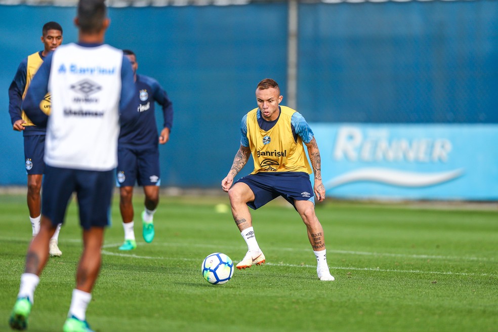 Everton é grande nome do setor ofensivo no momento (Foto: Lucas Uebel/Grêmio)