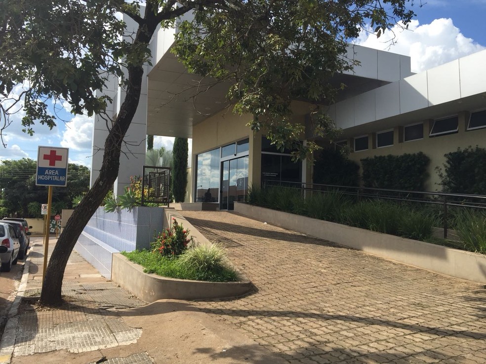 VÃ­timas foram encaminhadas Ã  Santa Casa de Presidente Venceslau â Foto: Heloise Hamada/TV Fronteira