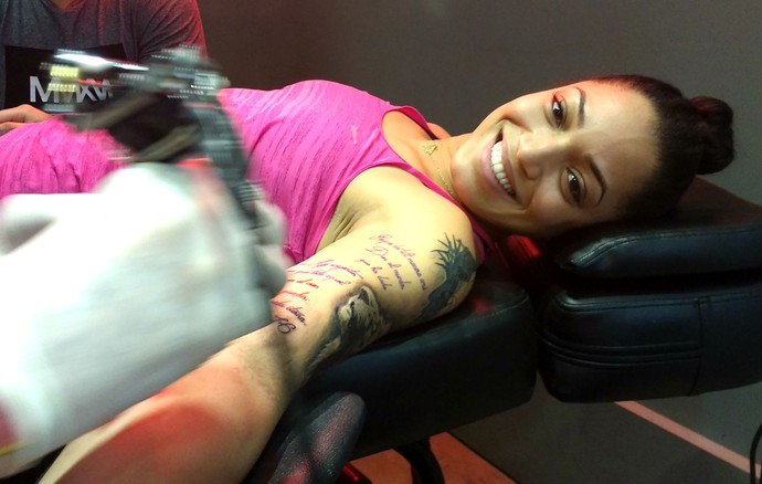 Brenda Castillo, líbero, Vôlei Bauru, tatuagem (Foto: Sérgio Pais)