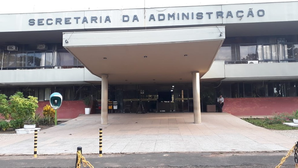 PF faz buscas na Secretaria de Administração do Estado — Foto: Lucas Ferreira/TV Anhanguera