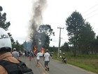 Moradores da Região de Curitiba fazem protesto e bloqueiam rodovia