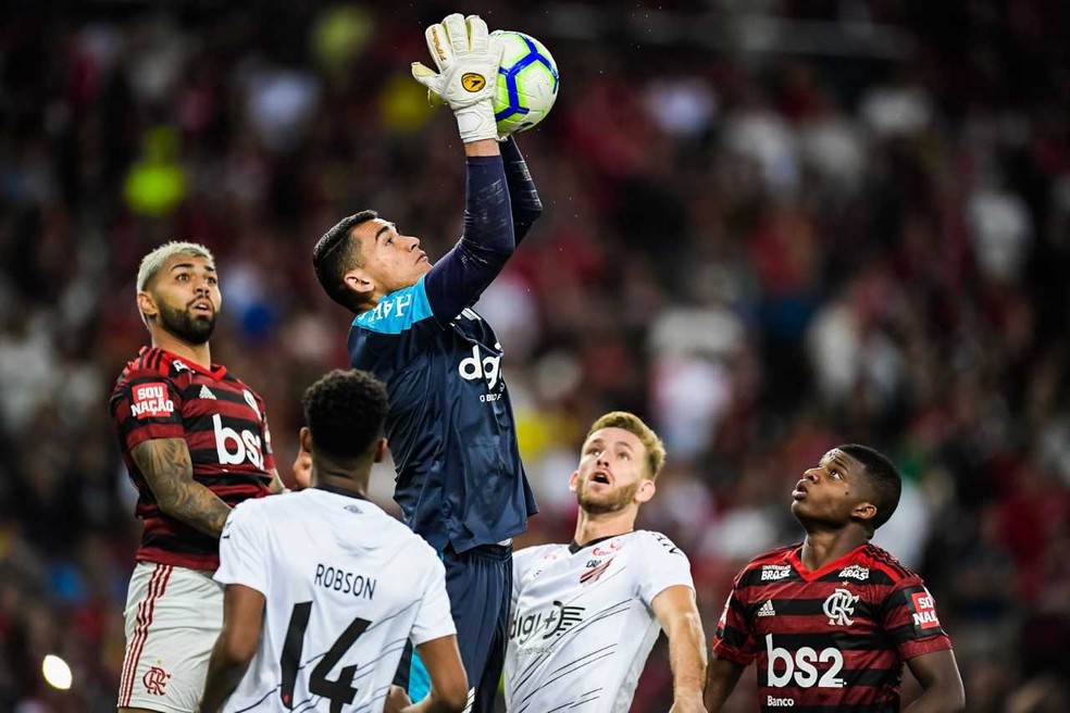Com título, Flamengo pega o Athletico na Supercopa de 2020 ...
