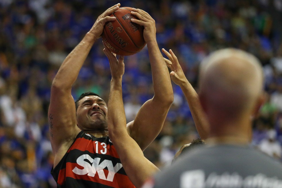 JP Batista é o jogador mais velho da lista, ao lado de Fúlvio, do Vasco (Foto: Luiz Pires/LNB)