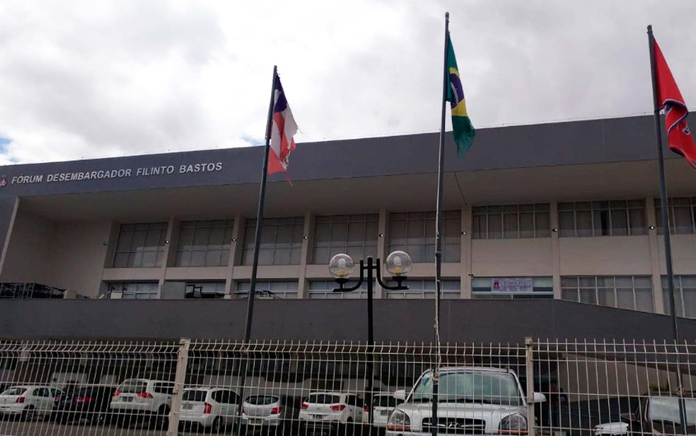 Fórum Desembargador Filinto Bastos, em Feira de Santana — Foto: Diego Macedo/TV Subaé
