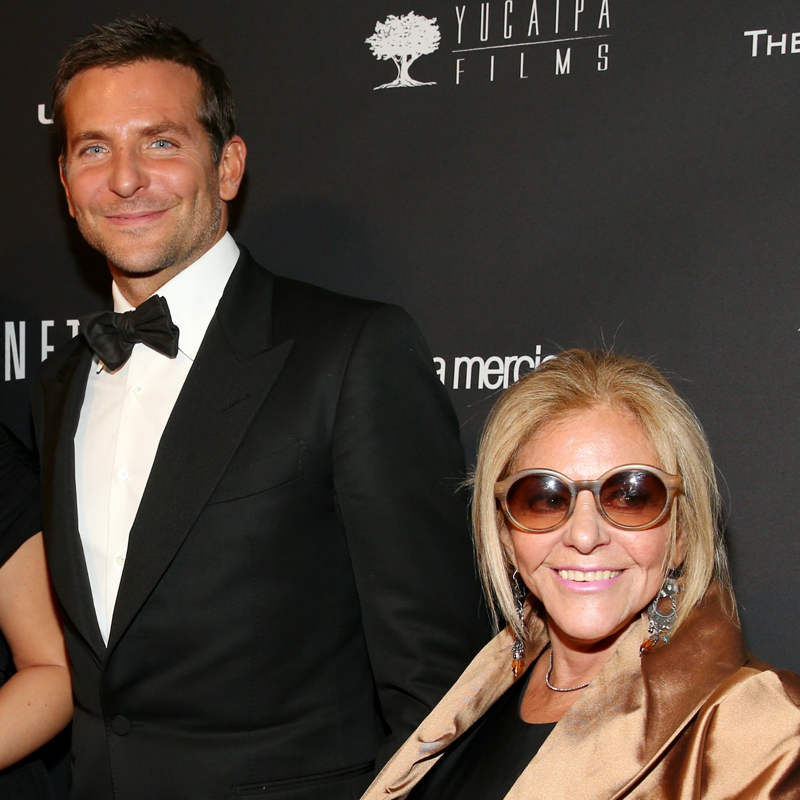 Bradley Cooper levou a mãe, Gloria Campano, ao Globo de Ouro 2014. Depois, em março, também a trouxe para o Oscar. (Foto: Getty Images)