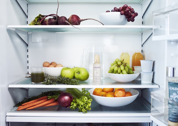 Deixar o frasquinho na geladeira no verão é ótima ideia (Foto: Divulgação)