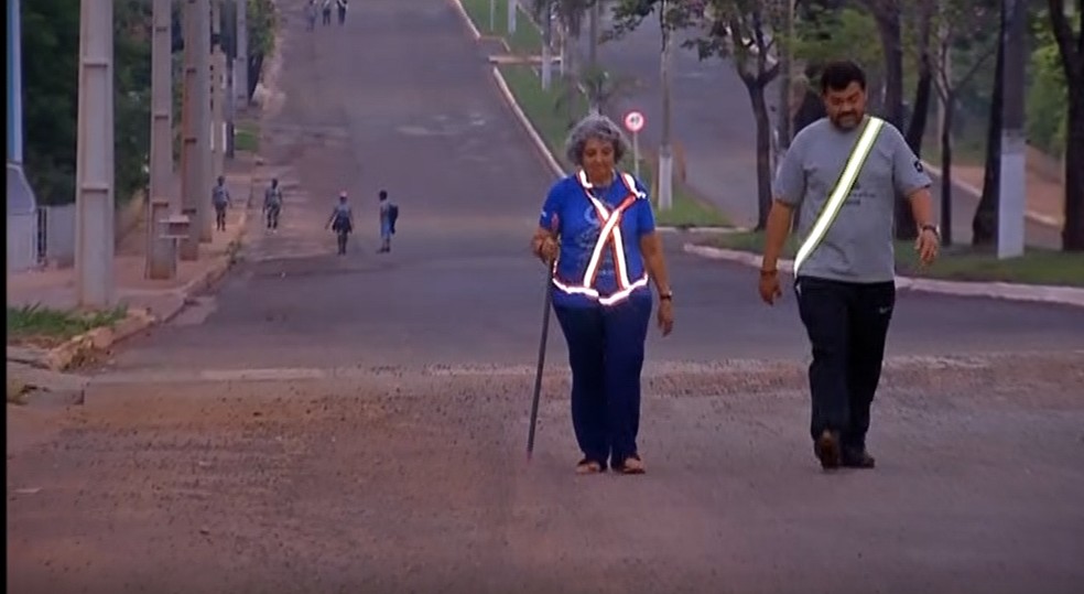 Fiéis caminham mais de 27 km em procissão de Nossa Senhora Aparecida — Foto: TV Centro América
