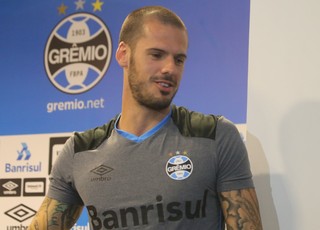 Fred machuca tornozelo em lance com Geromel e vira dúvida para o Gre-Nal