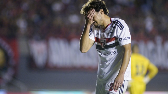Igor Gomes lamenta em Atlético-GO x São Paulo