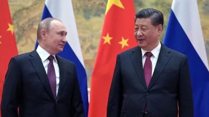 Segundo especialistas, o maior receio da China ao apoiar Moscou atualmente é prejudicar seus laços econômicos com Europa e EUA (Foto: AFP via BBC News)