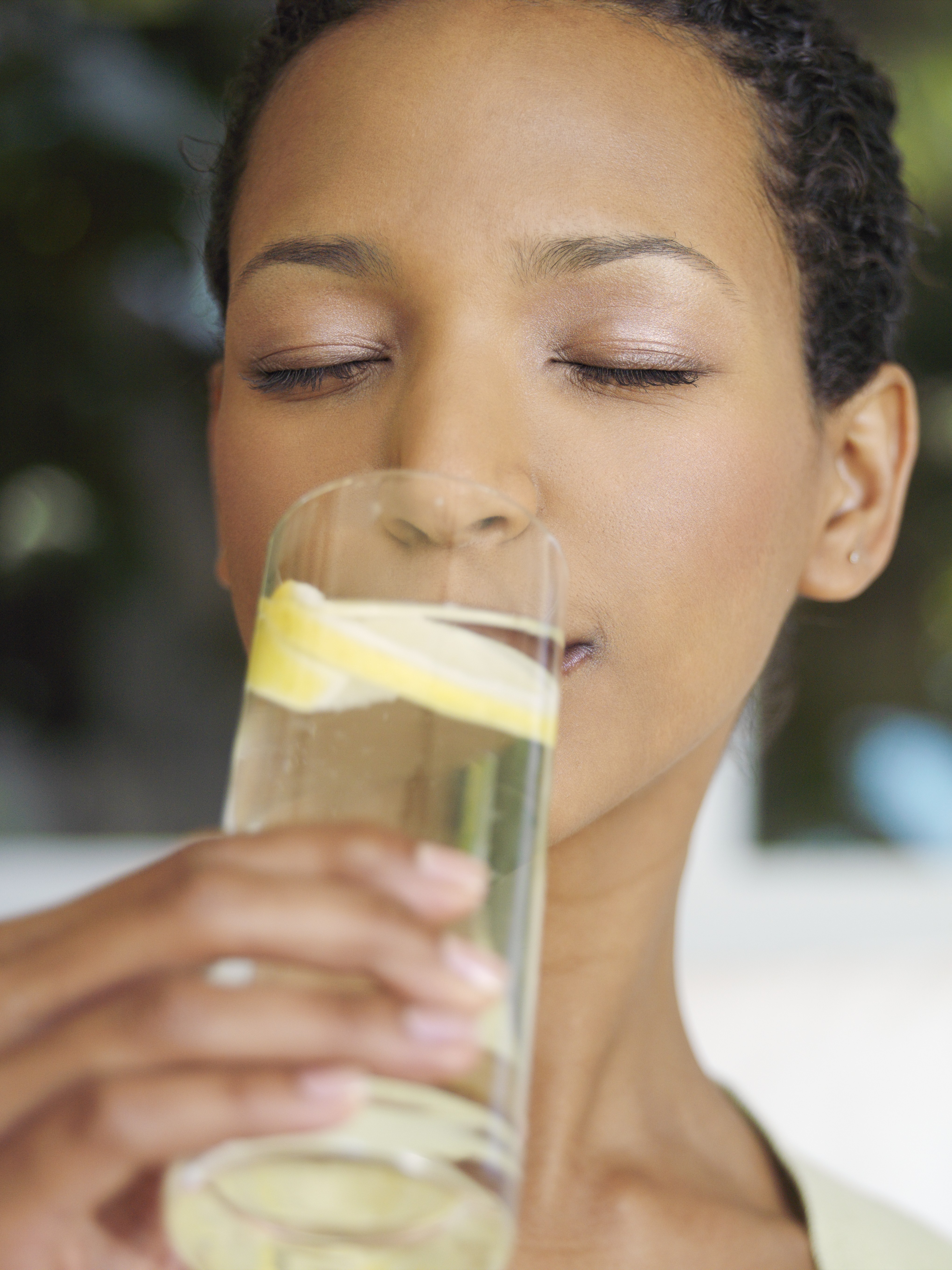 Água com limão para reforçar o sistema imunológico (Foto: Getty Images)