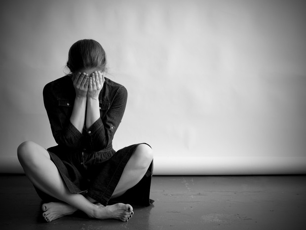 Mulher deprimida (Foto: Thinkstock)
