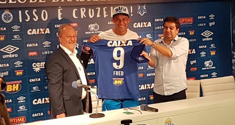 Fred é apresentado como reforço do Cruzeiro (Foto: Guilherme Macedo)