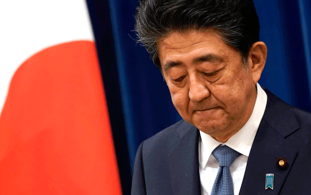 O primeiro-ministro japonês Shinzo Abe — Foto: Franck Robichon / AP Photo
