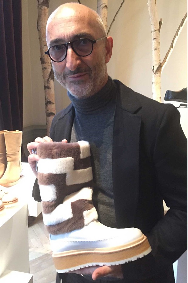 Pierre Hardy with a leather, suede and shearling boot from his Spring/Summer 2016-17 collection (Foto: @SuzyMenkesVogue)