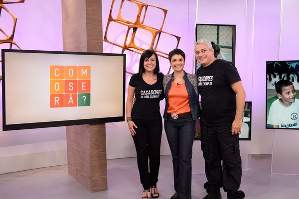 Iara e Eduardo com Sandra Annenberg, a apresentadora do programa 'Como Será' (Foto: Divulgação)