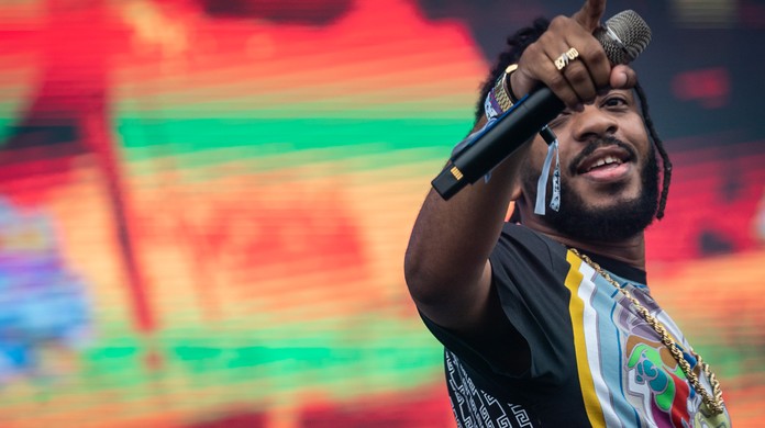 BK mostra versos contundentes em bom show do 'labrador humano' do ...