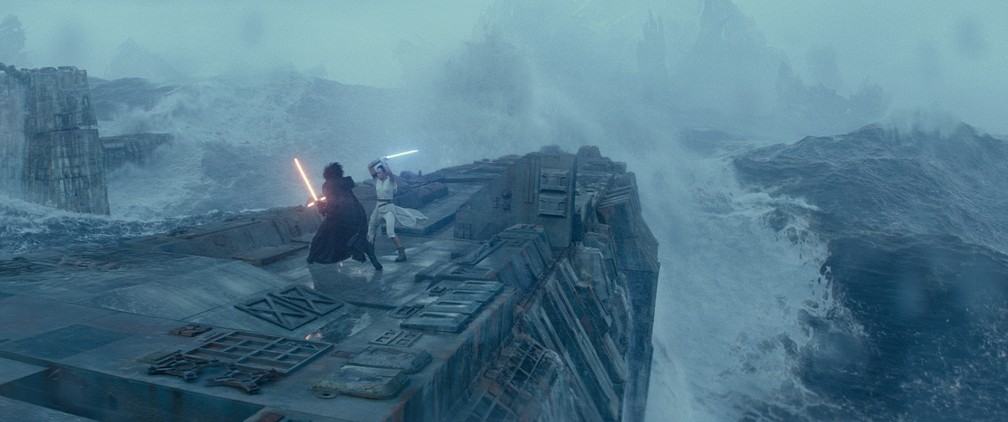 Adam Driver e Daisy Ridley em cena de 'Star Wars: A ascensão Skywalker' — Foto: Divulgação