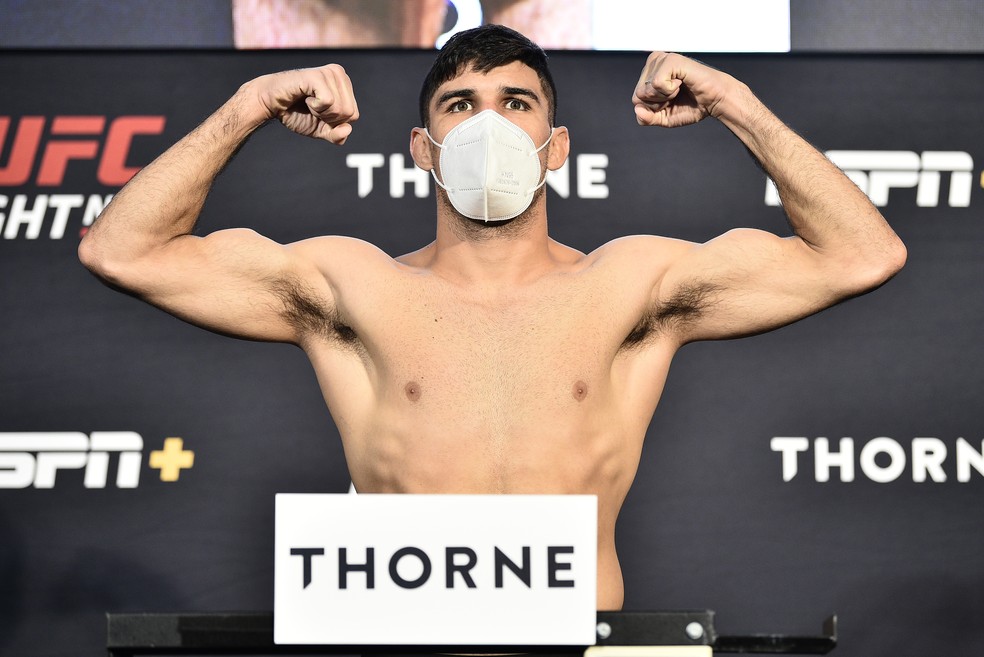 Vicente Luque pesagem UFC: Brunson x Shahbazyan — Foto: Getty Images