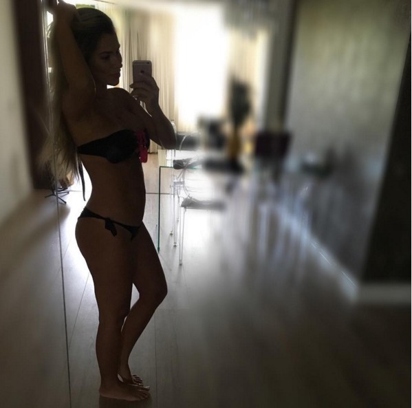 Adriana: cadê a barriga? (Foto: Reprodução - Instagram)