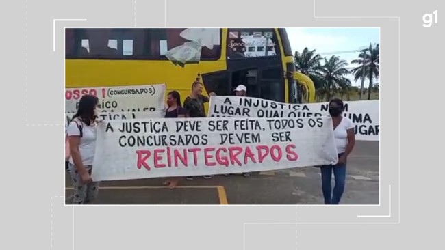 Concursados de Pilão Arcado protestam na frente do prédio do TJ-BA, em Salvador