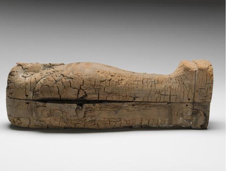 Feto mumificado foi enterrado num sarcófago de 44 centímetros (Foto: Jaymes Sinclair/Fitzwilliam Museum)