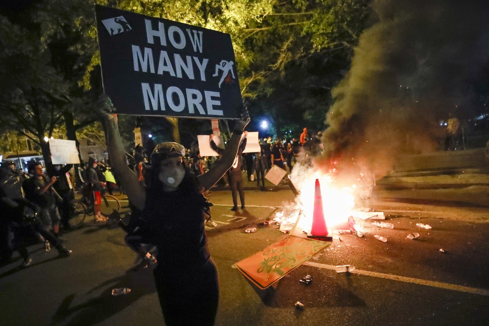 Protesto contra racismo em Washington — Foto: AP Photo/Alex Brandon