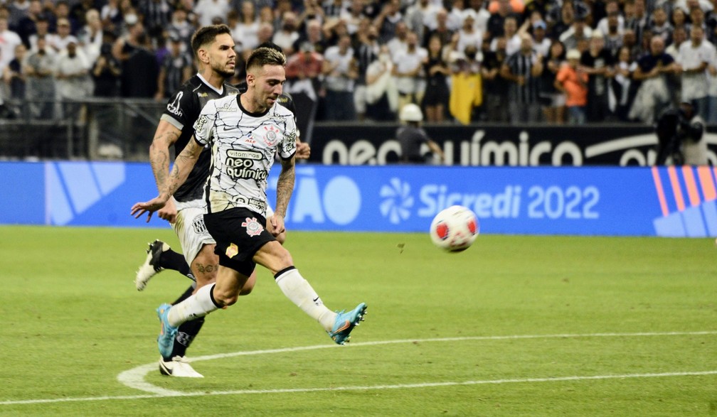 [OPINIÃO] Estilo de Vítor Pereira começa a aparecer no Corinthians. Dérbi será um grande teste